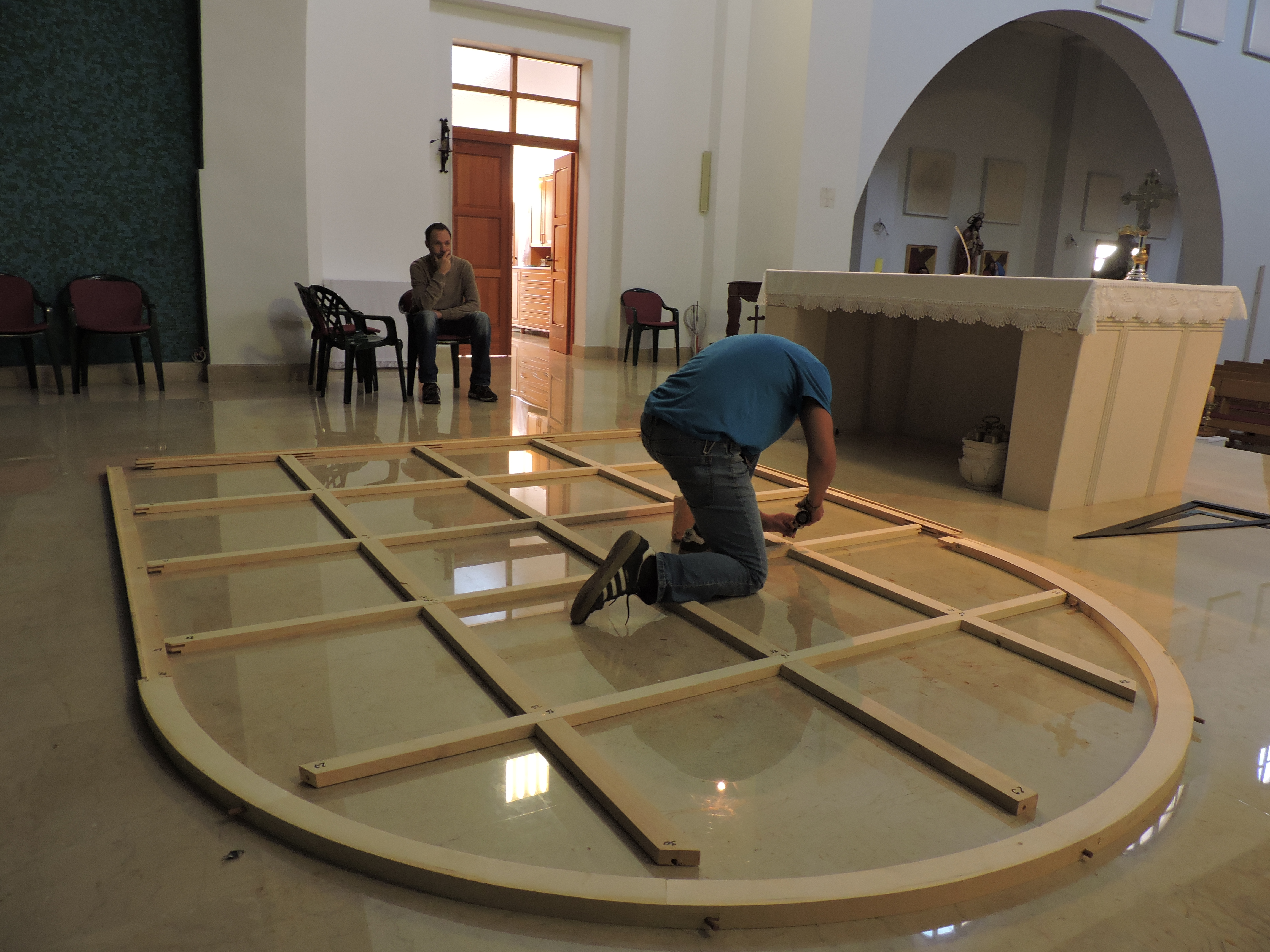 Napinjanje platna - Crkva Gospe od Ružarija